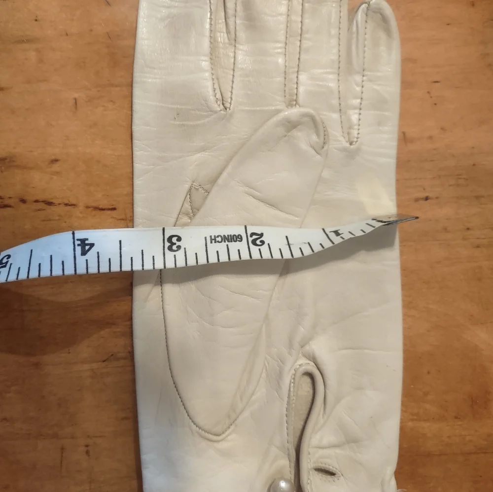 Vintage Ivory Leather Gloves Wrist Length Small